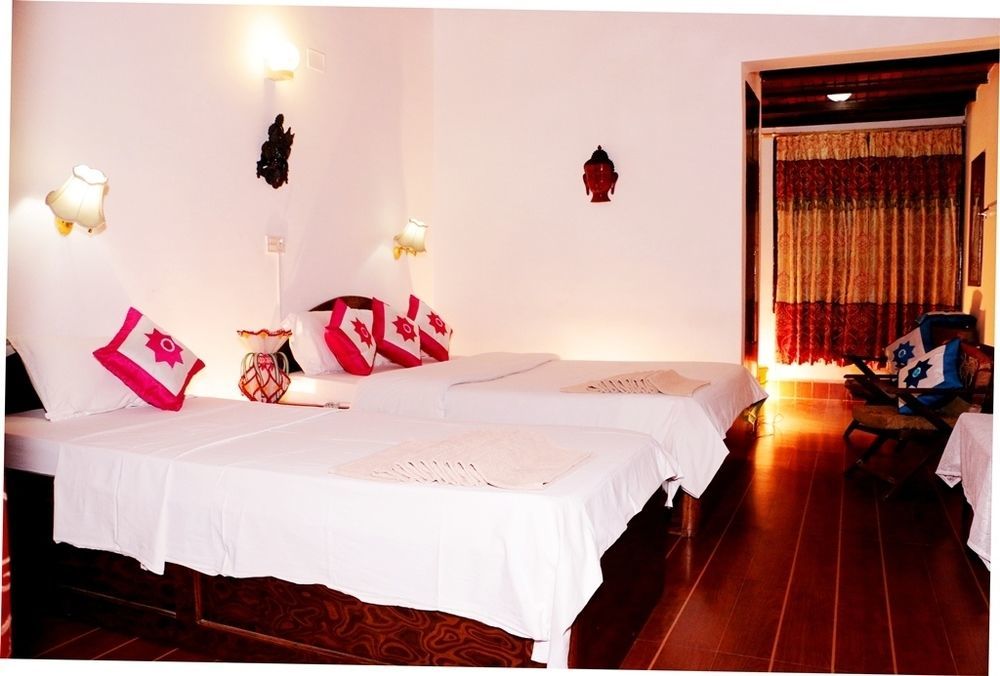 Hotel Hermitage Sauraha Exterior foto